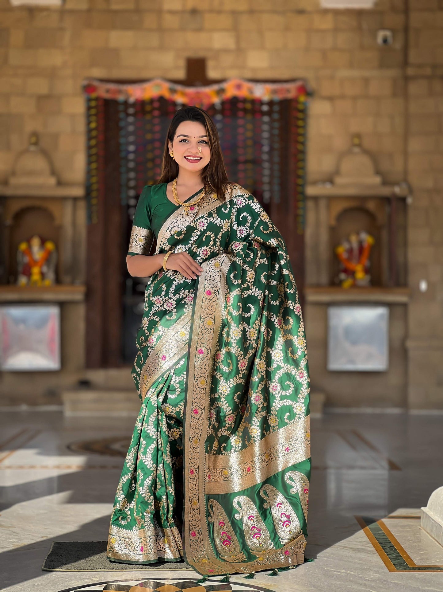 Vedant Vastram Soft Litchi Silk Banarasi Silk Jacquard Saree - Green