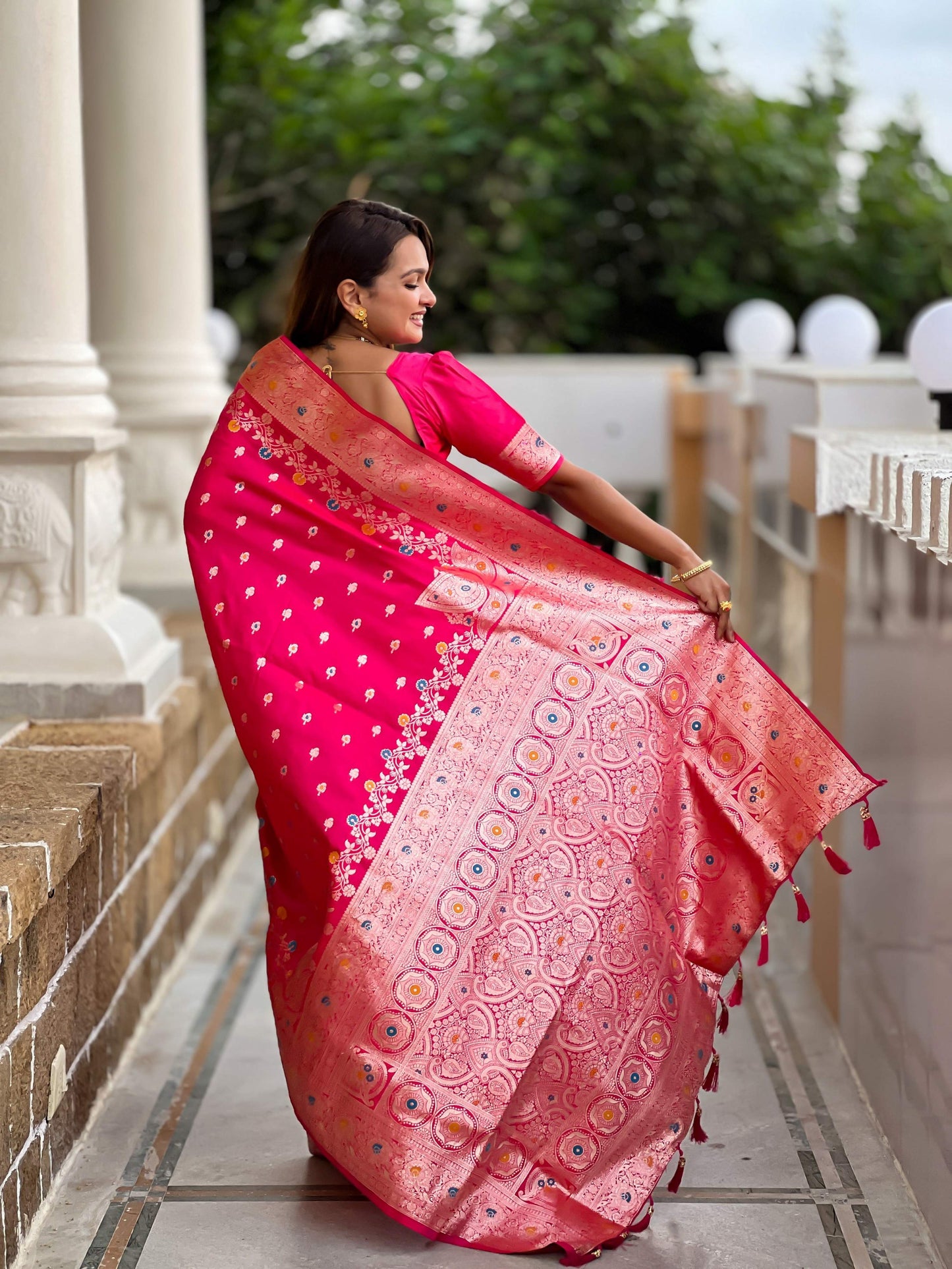 Vedant Vastram Soft Litchi Silk Banarasi Silk Jacquard Saree - Rani