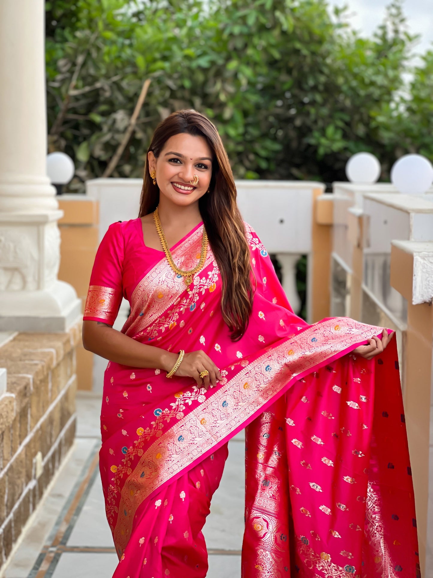 Vedant Vastram Soft Litchi Silk Banarasi Silk Jacquard Saree - Rani