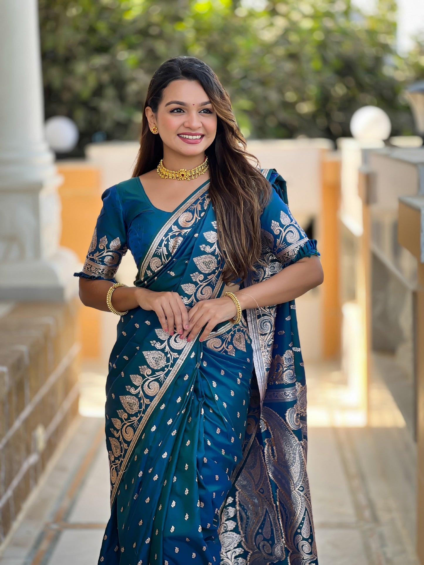 Vedant Vastram Soft Litchi Silk Banarasi Silk Jacquard Saree - Morpich