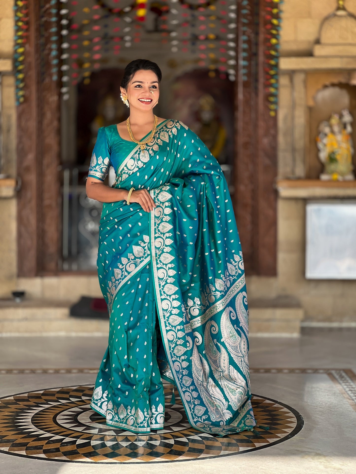 Vedant Vastram Soft Litchi Silk Banarasi Silk Jacquard Saree - Rama