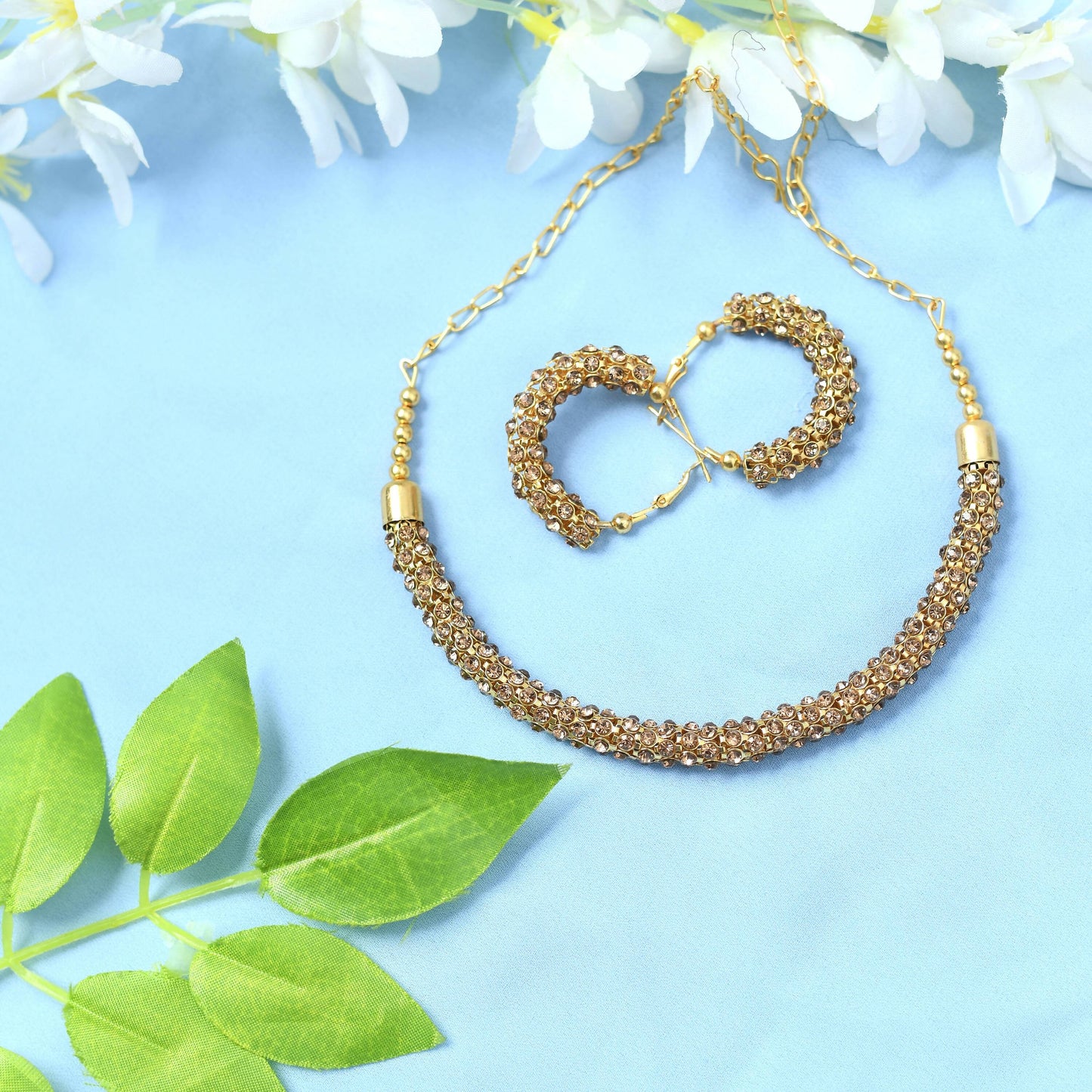 Mominos Fashion Johar Kamal Gold-Polished Brass Finish Hasli Design Choker For Women (Golden)
