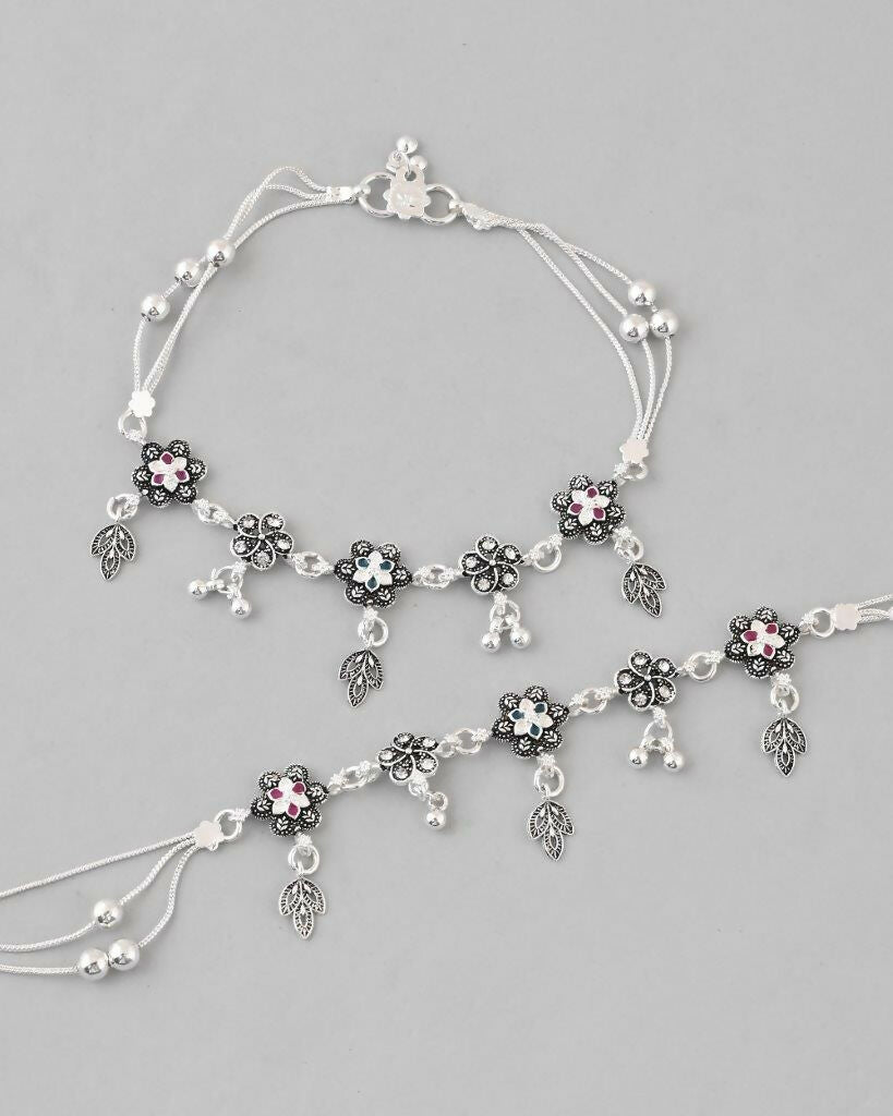 VOJ Set of 2 Silver Plated Flower Shaped Stone Studded Anklet