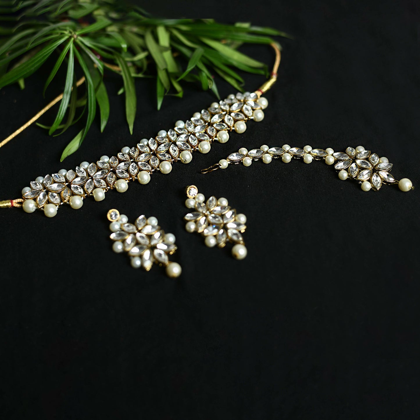Mominos Fashion Johar Kamal Gold-Polished Brass Finish Kundan/Pearls Choker For Women (White)