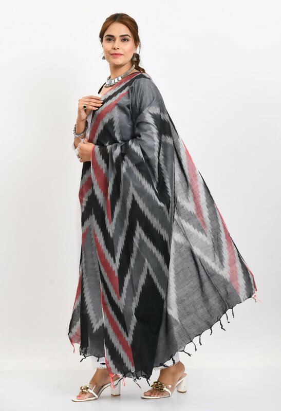 Mominos Fashion Moeza Women's Handloom Cotton Ikkat Maroon/Black Dupatta