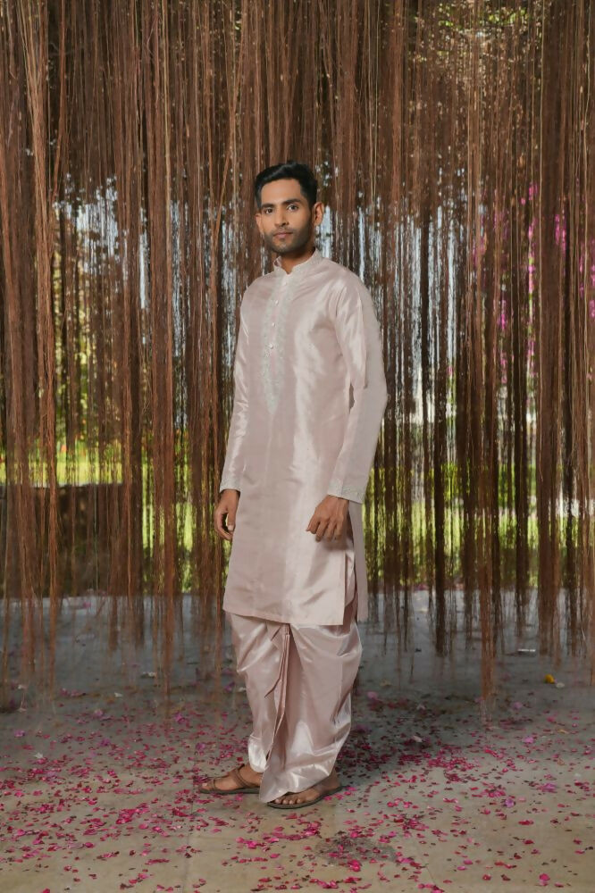 Sandstone Kanjivaram Machien Embroidered Pattu Set by Hilo Design