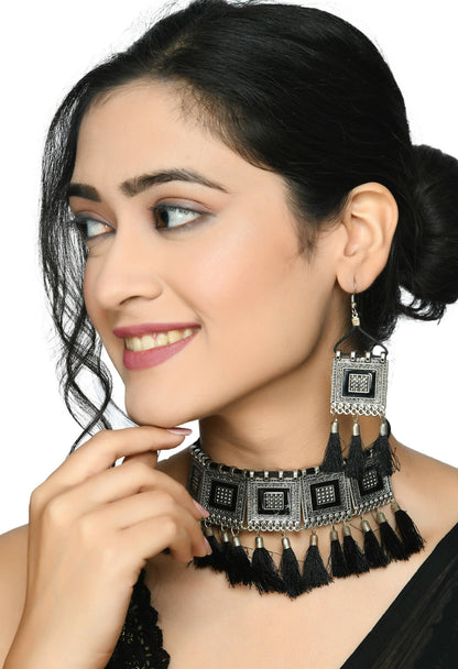 Mominos Fashion Johar Kamal Oxidised Silver-Plated Brass Finish Tassel Work Handicraft Choker For Women (Black)