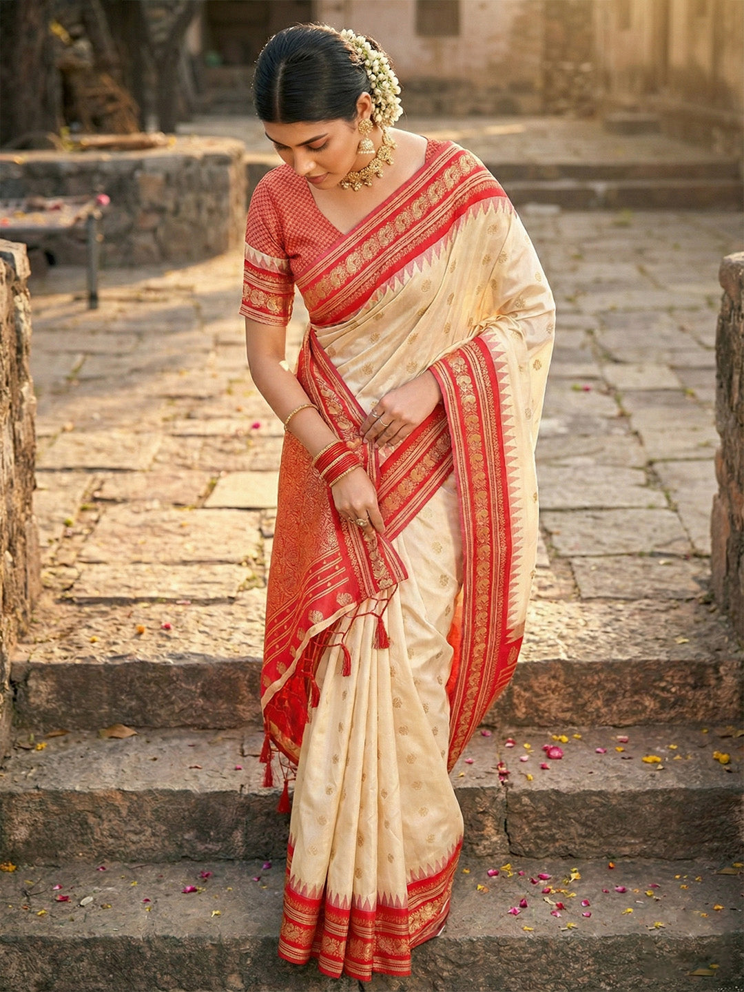 Anaita Cream Silk Woven Saree With Blouse