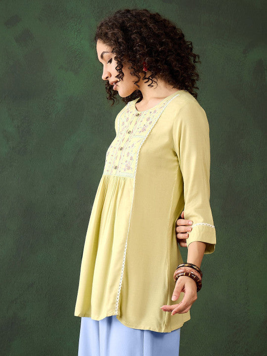 Sangria Women Floral Embroidered Round Neck Top