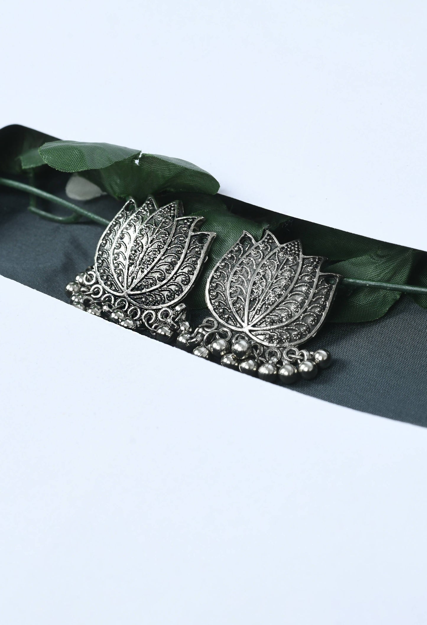 Mominos Fashion Johar Kamal Silver-Plated Brass Finish Lotus Design Choker For Women