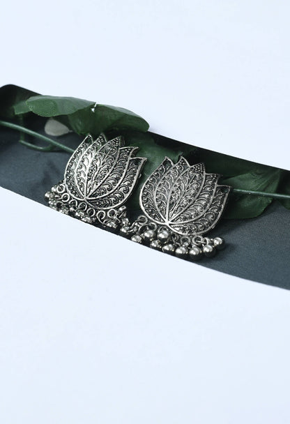 Mominos Fashion Johar Kamal Silver-Plated Brass Finish Lotus Design Choker For Women