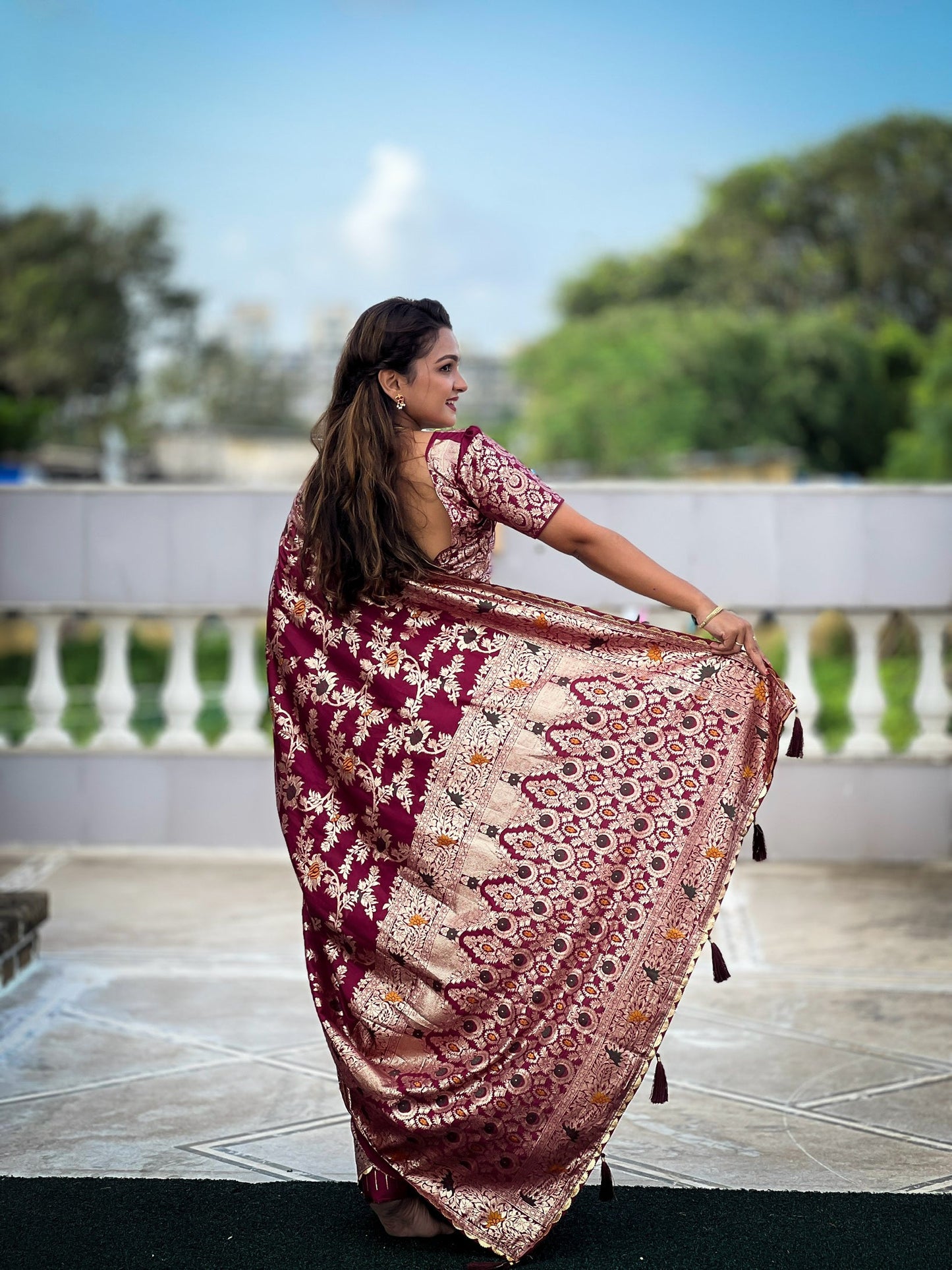 Vedant Vastram Soft Dola Silk Fancy Jacquard Bollywood Saree - Wine