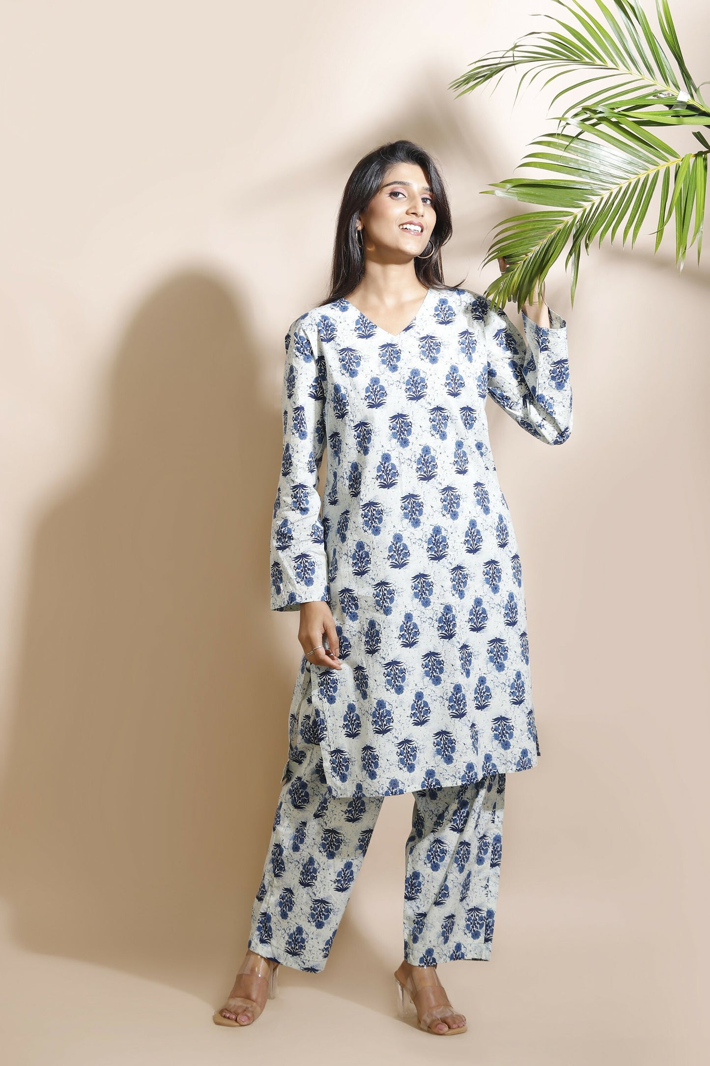 Breathables Women’S Cream Cotton Indian Motif Butta Loungewear Co-Ord Set – Long Kurta & Pants
