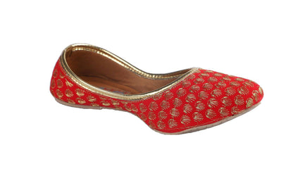 Tiny Bugs Girls Sequin Detailing Ethnic Juttis - Red