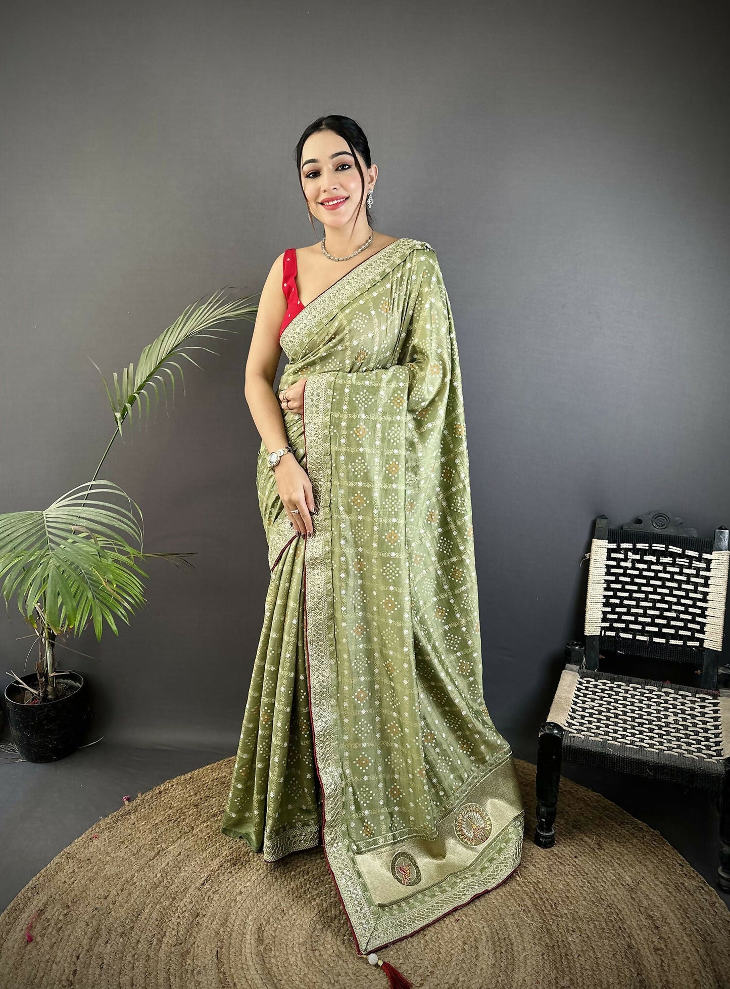 Joban Fashion Mehendi Green Bandhej Bandhani Vichitra Silk Bandhani Prints Saree