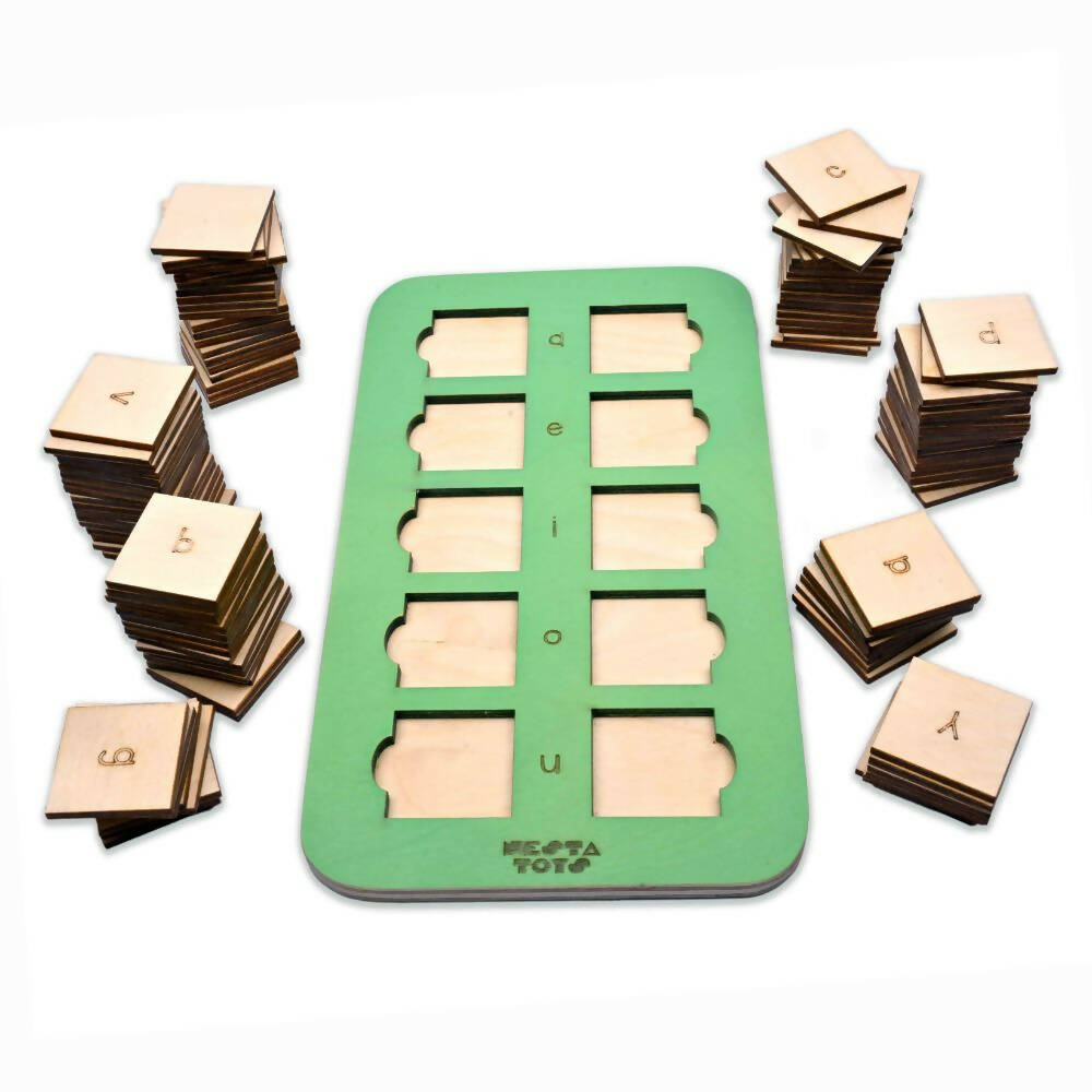 Nesta Toys CVC Board | 3 Letter Word Builder | Phonics Toy
