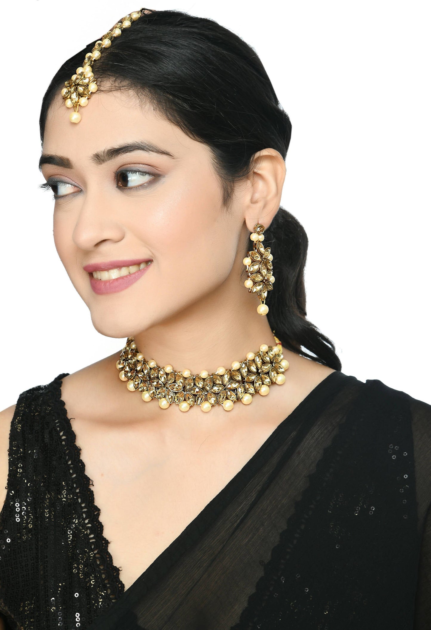 Mominos Fashion Johar Kamal Gold-Polished Brass Finish Kundan/Pearls Choker For Women (Golden)
