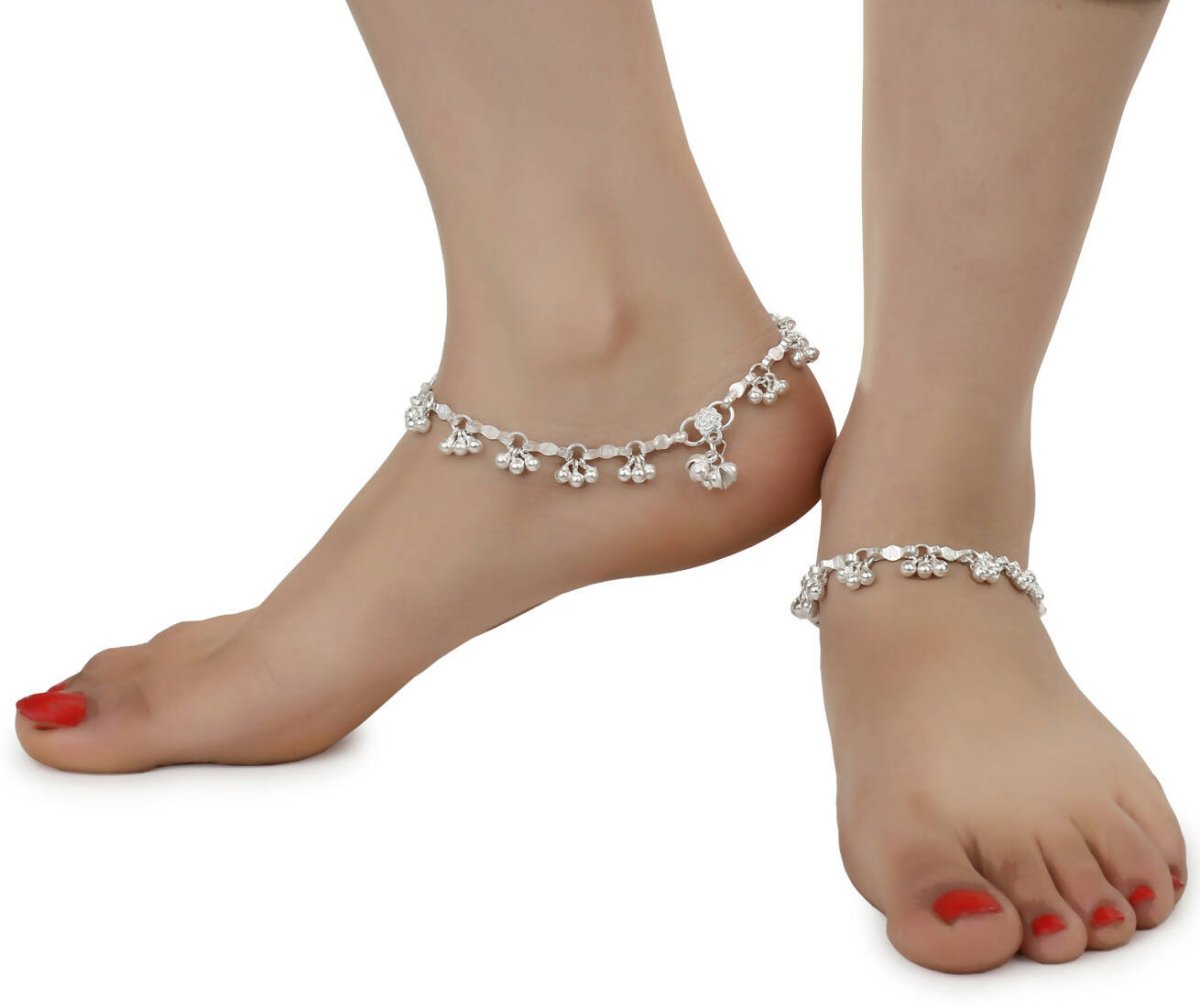 AanyaCentric Gold-Polished Mangalsutra Pendant Earring Set & Silver Plated Anklet