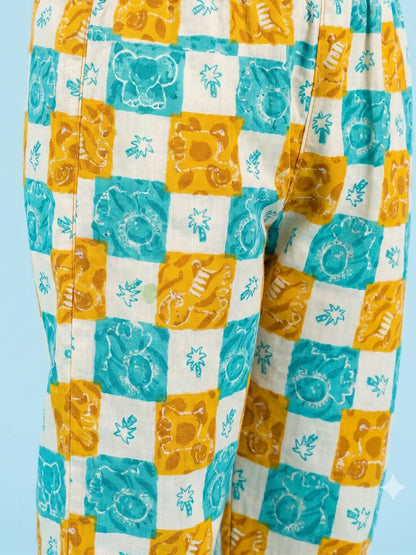 Breathables Woven Cotton Half Sleeves Checks Shirt & Pyjama Multicolour