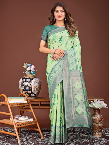 Anaita Green Banarasi Silk Saree With Blouse