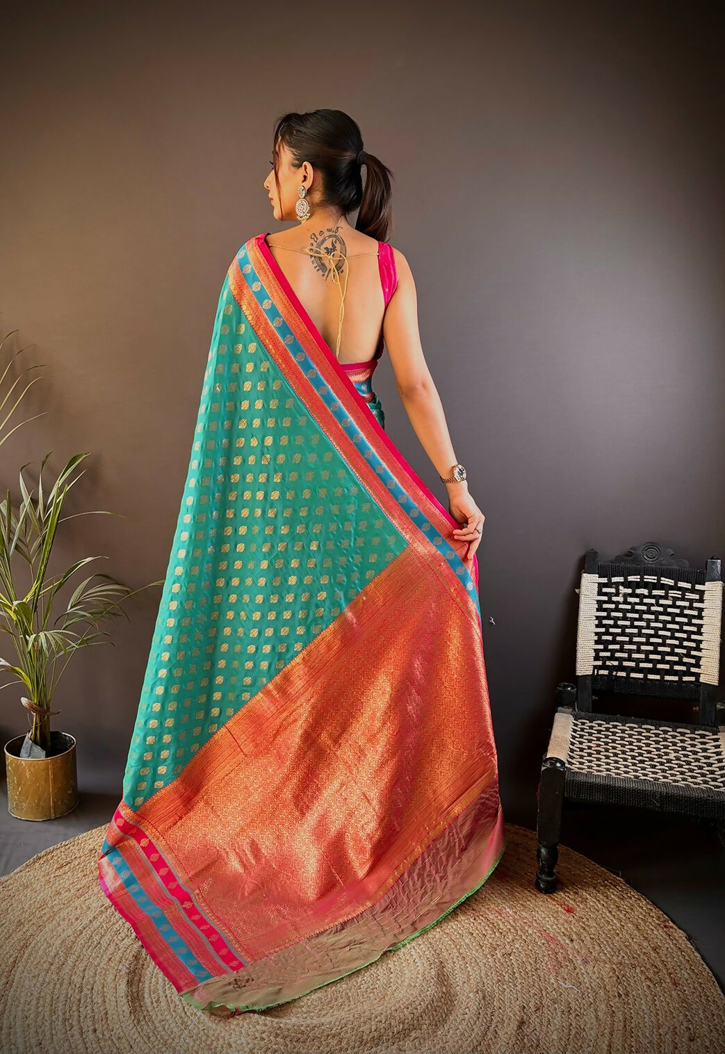 Joban Fashion Pink Butti Banarasi Silk Sarees