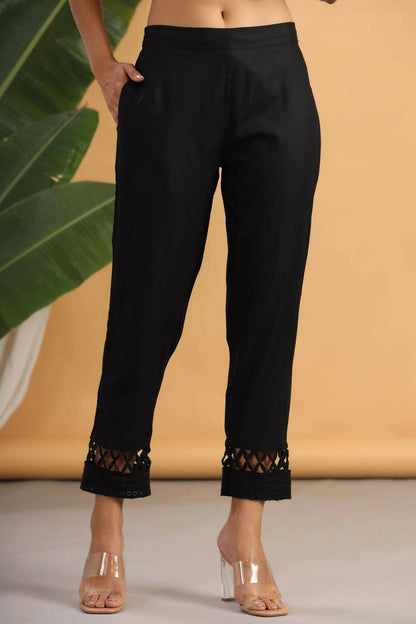 Juniper Women Black Rayon Solid Slim Fit Pant/Slim Pant