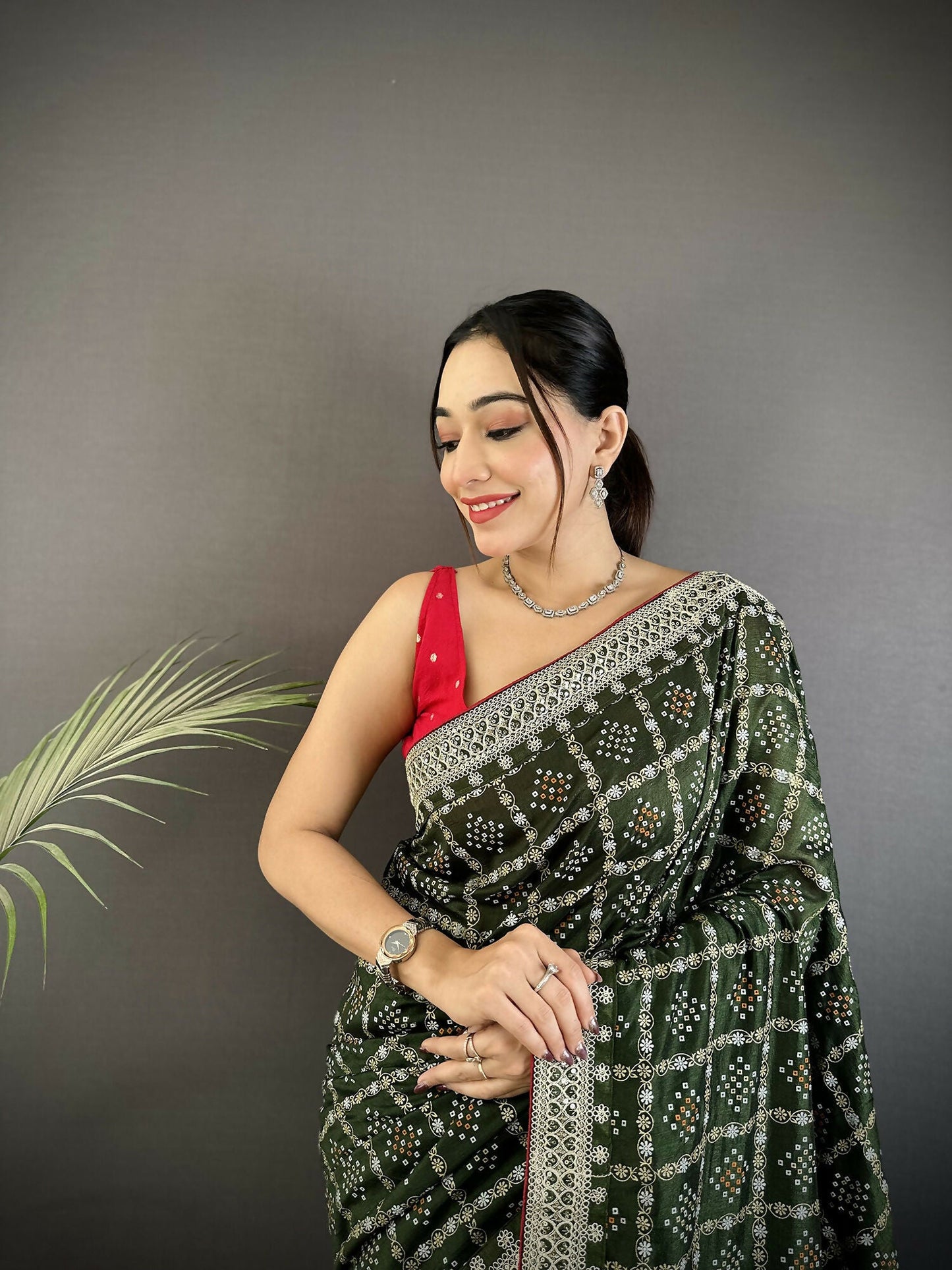Joban Fashion Dark Green Bandhej Bandhani Vichitra Silk Bandhani Prints Saree