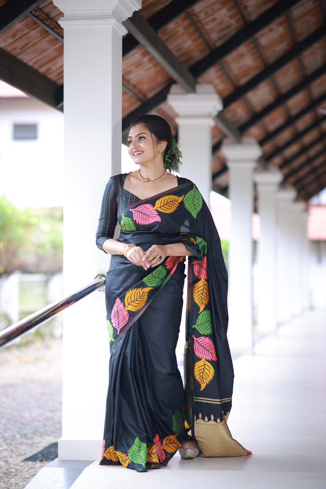 Black Pure Silk Woven Design Saree with Unstitched Blouse - A2M