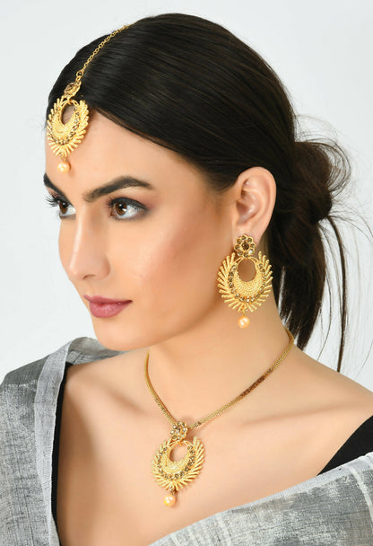 Mominos Fashion Johar Kamal Gold-Polished Brass Finish Long Necklace For Women (Golden)