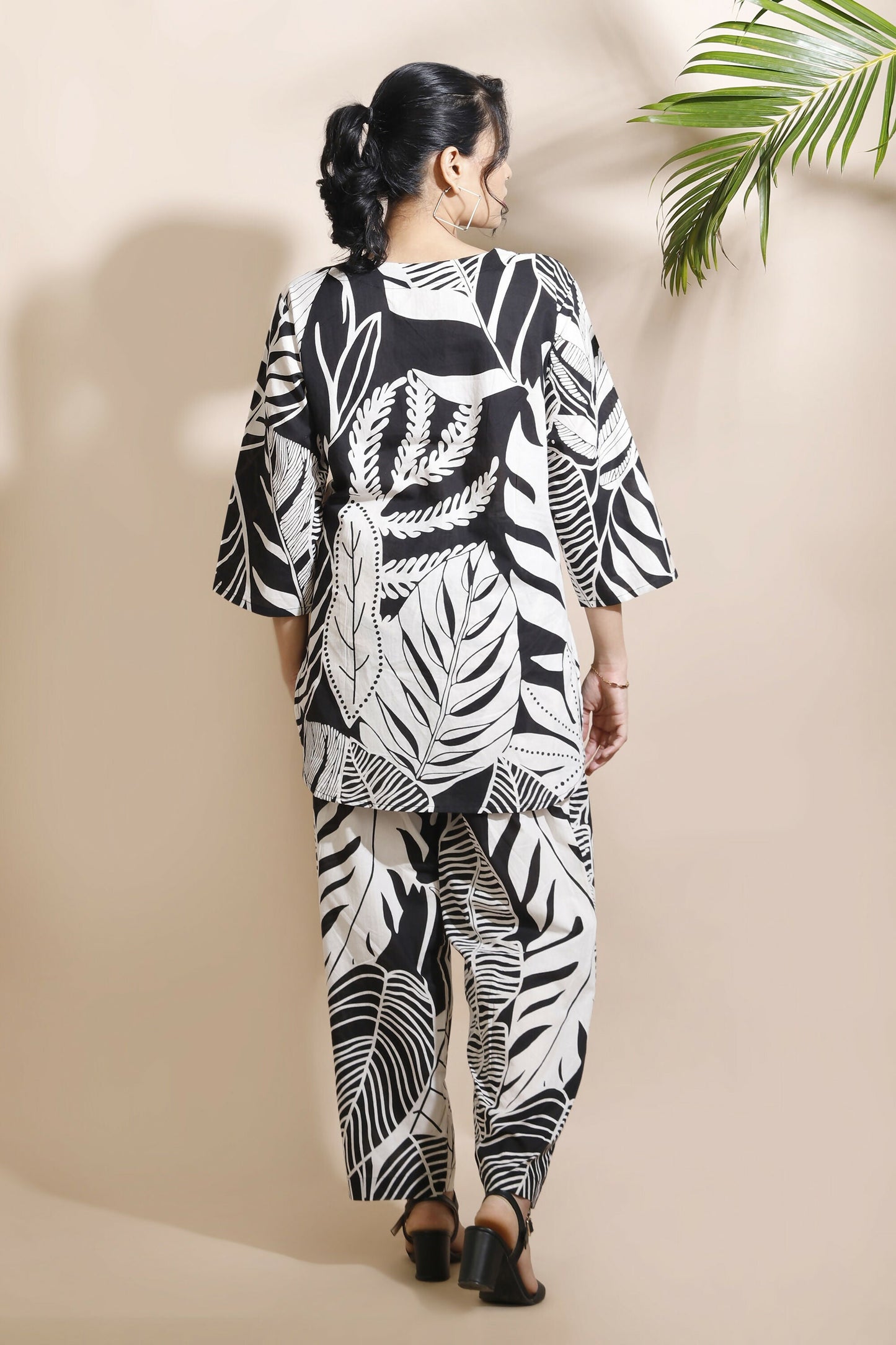 Breathables Nature-Inspired Cotton Co-Ord Set – Hip-Length Kurta & Pants Black