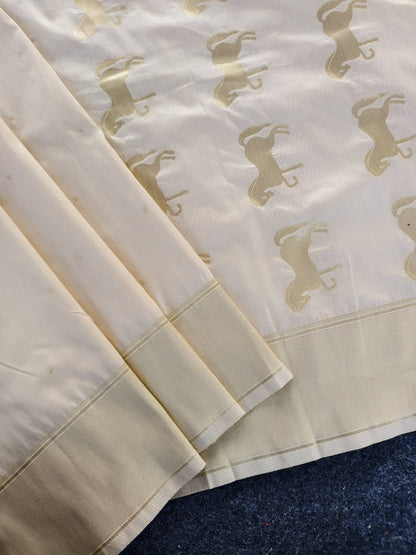 Mameraa Sarees White Silk Blend Zari Banarasi Weaving Saree With Blouse-White