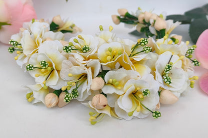 White Trendy Bridal Hair Accessories