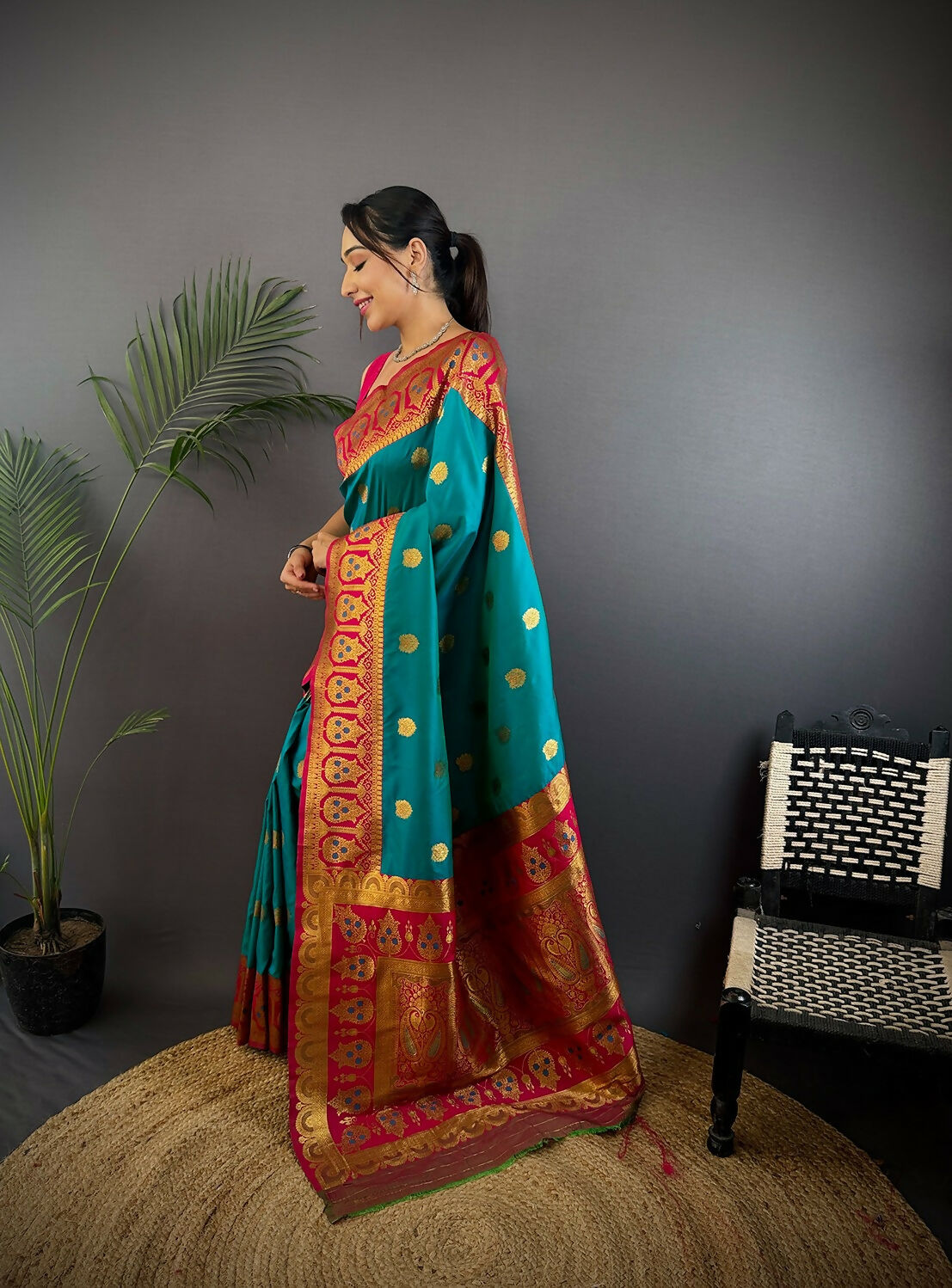 Joban Fashion Red Butti Banarasi Silk Sarees