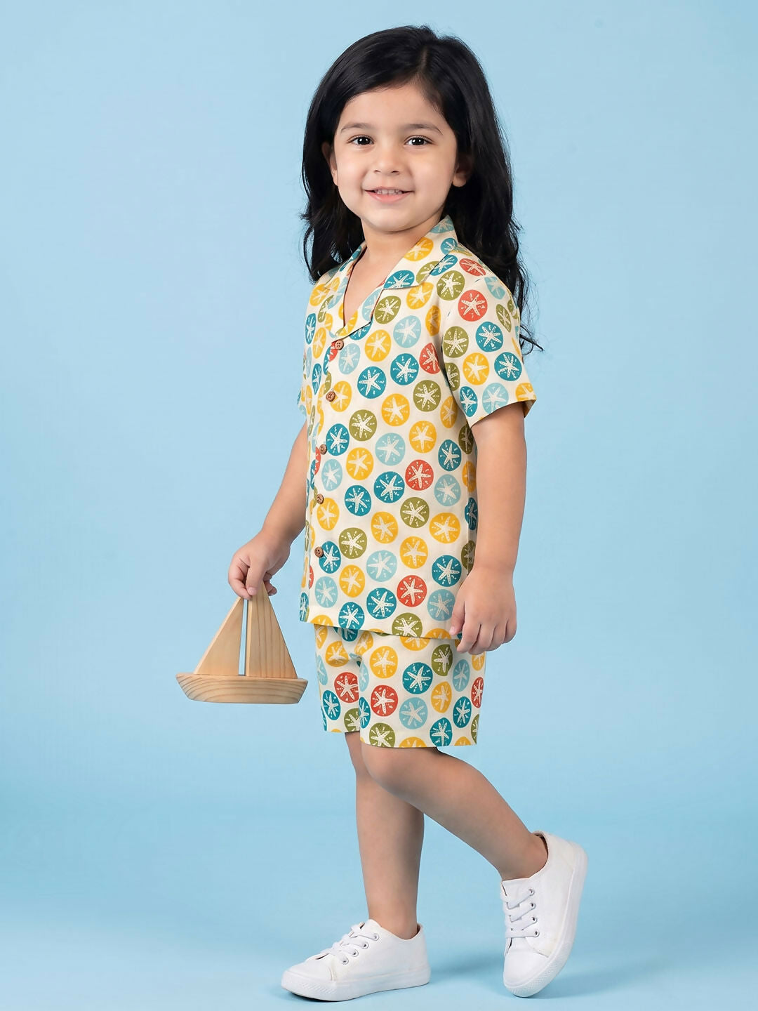 Breathables Woven Cotton Half Sleeves Colourful Star Fish Shirt & Shorts Multicolour