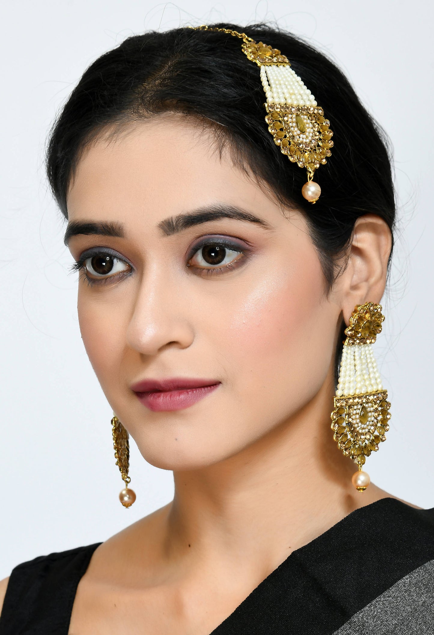 Mominos Fashion Johar Kamal Golden Kundan & Pearls Earrings With Tikka