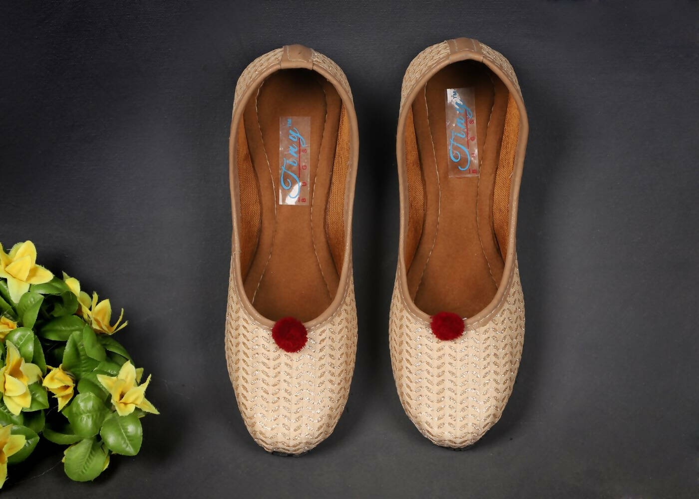 Tiny Bugs Girls Ethnic Wear Juttis - Gold