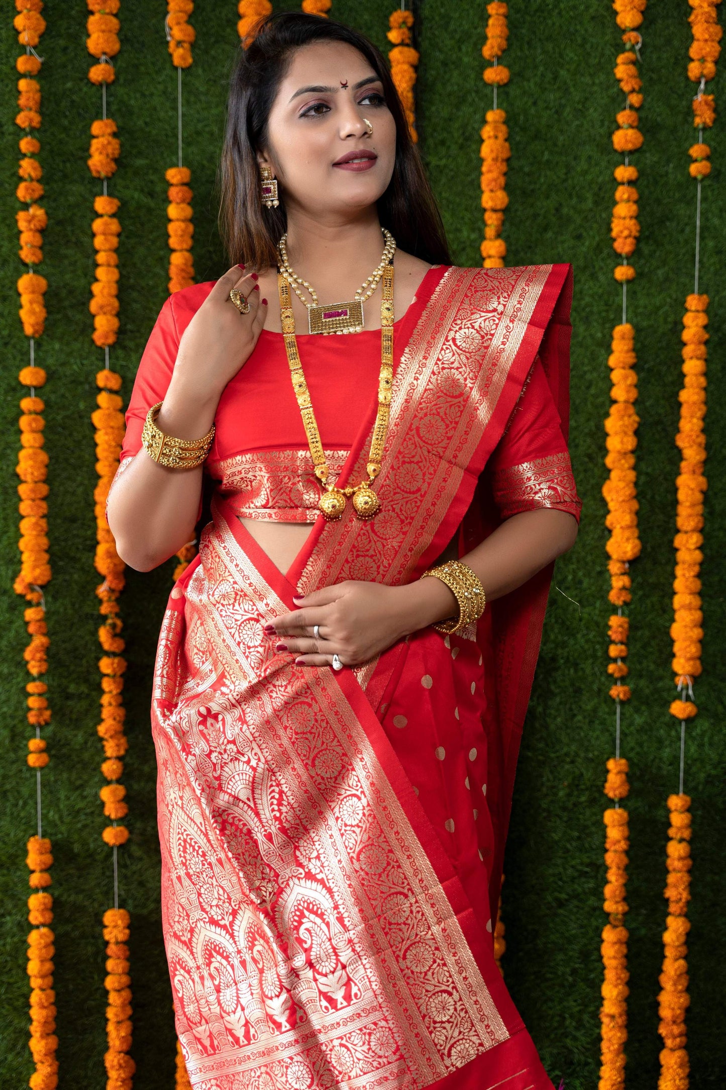 Jyoti Fashion Women's Red Handloom Banarasi Silk Zari Woven Saree with Blouse