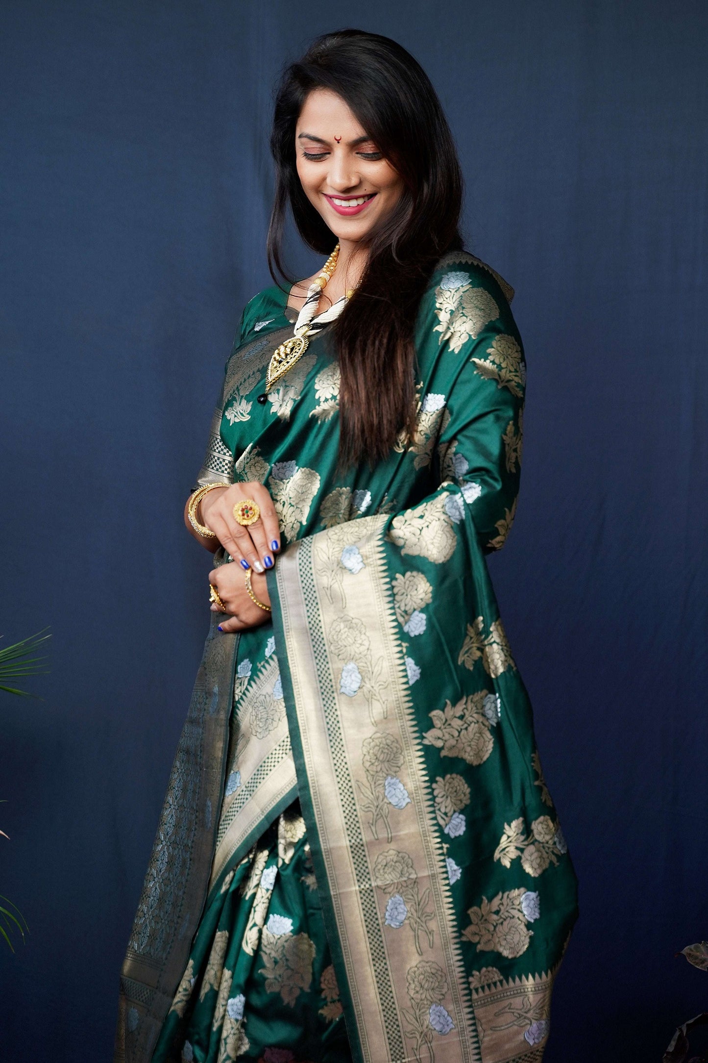 Jyoti Fashion Women's Bottle Green Handloom Banarasi Silk Zari Woven Saree with Blouse