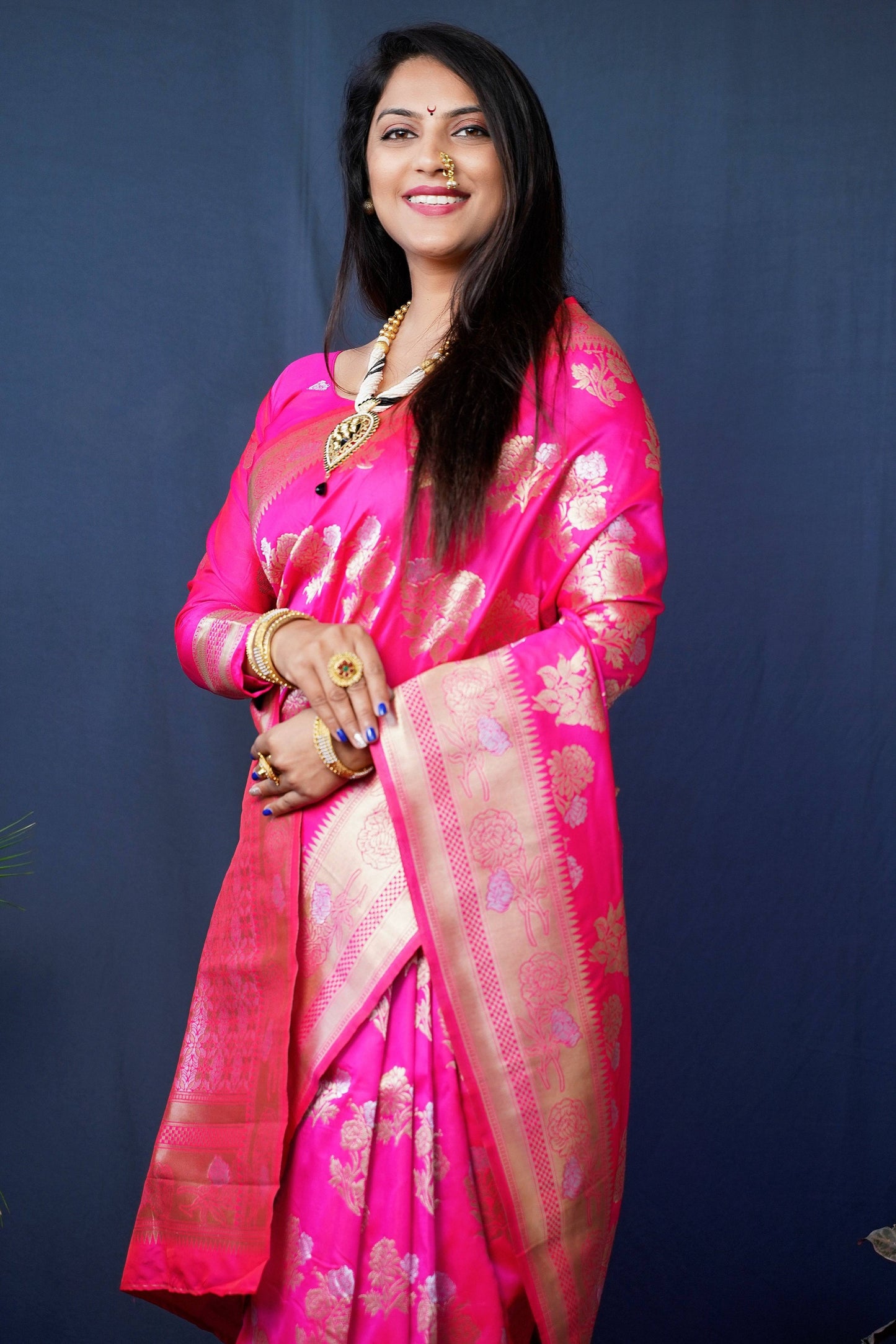 Jyoti Fashion Women's Pink Handloom Banarasi Silk Zari Woven Saree with Blouse