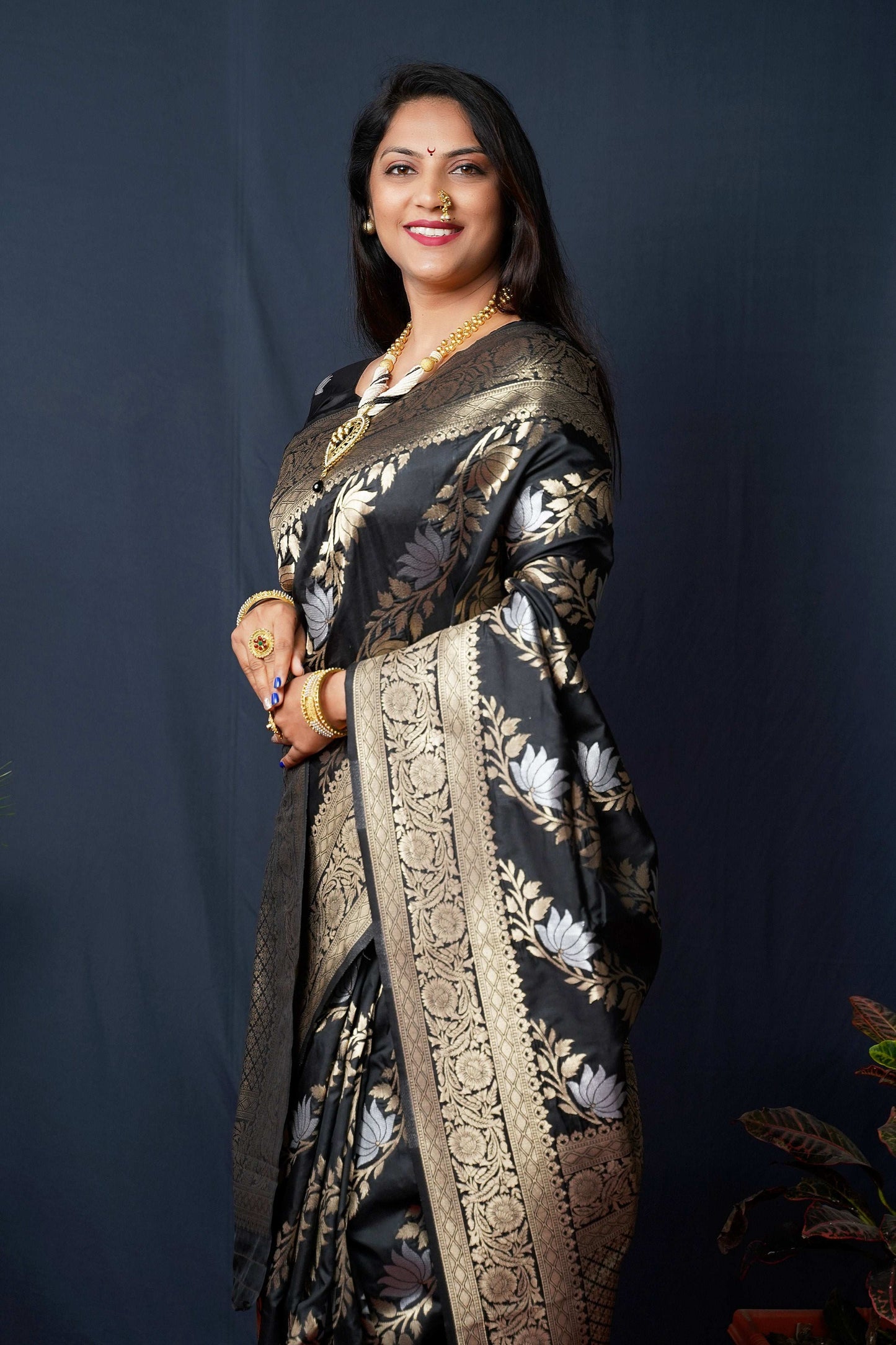 Jyoti Fashion Women's Black Handloom Banarasi Silk Zari Woven Saree with Blouse