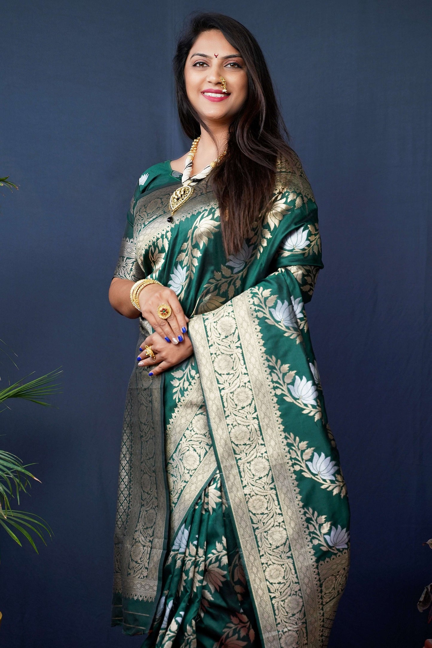 Jyoti Fashion Women's Green Handloom Banarasi Silk Zari Woven Saree with Blouse
