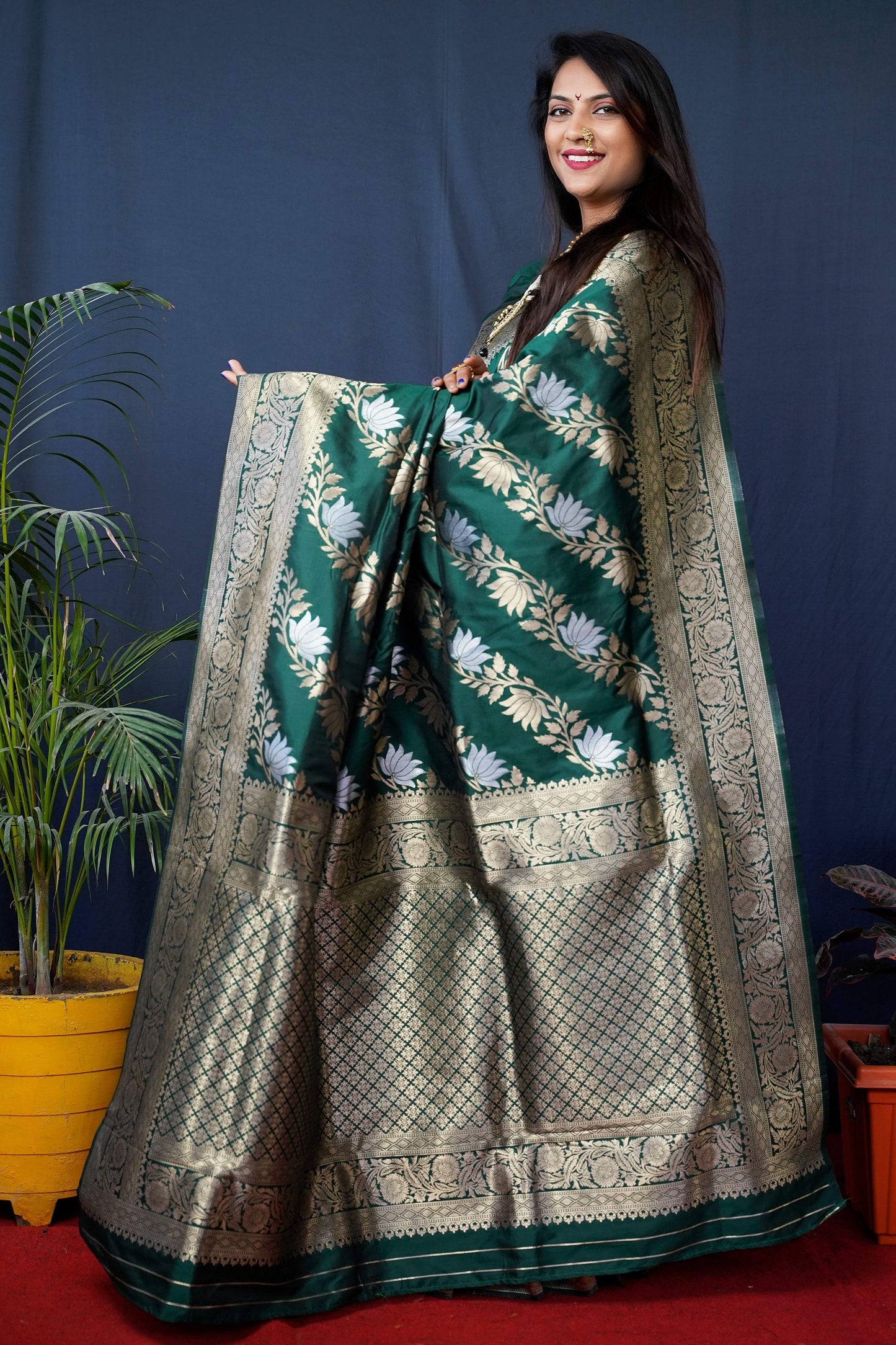 Jyoti Fashion Women's Green Handloom Banarasi Silk Zari Woven Saree with Blouse