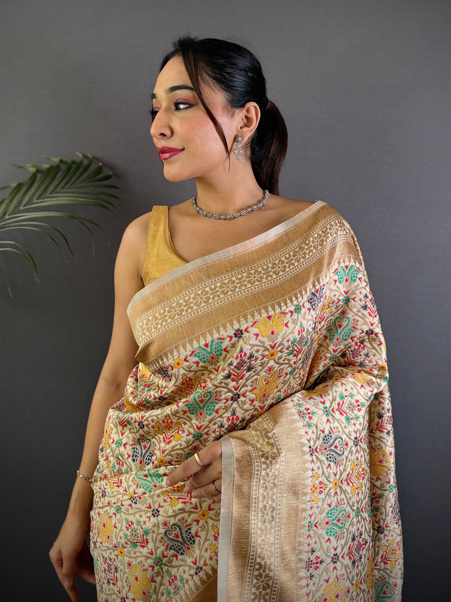 Elora Cream Soft Silk Intricate Floral & Paisley Motifs Zari Weaving Banarasi Saree