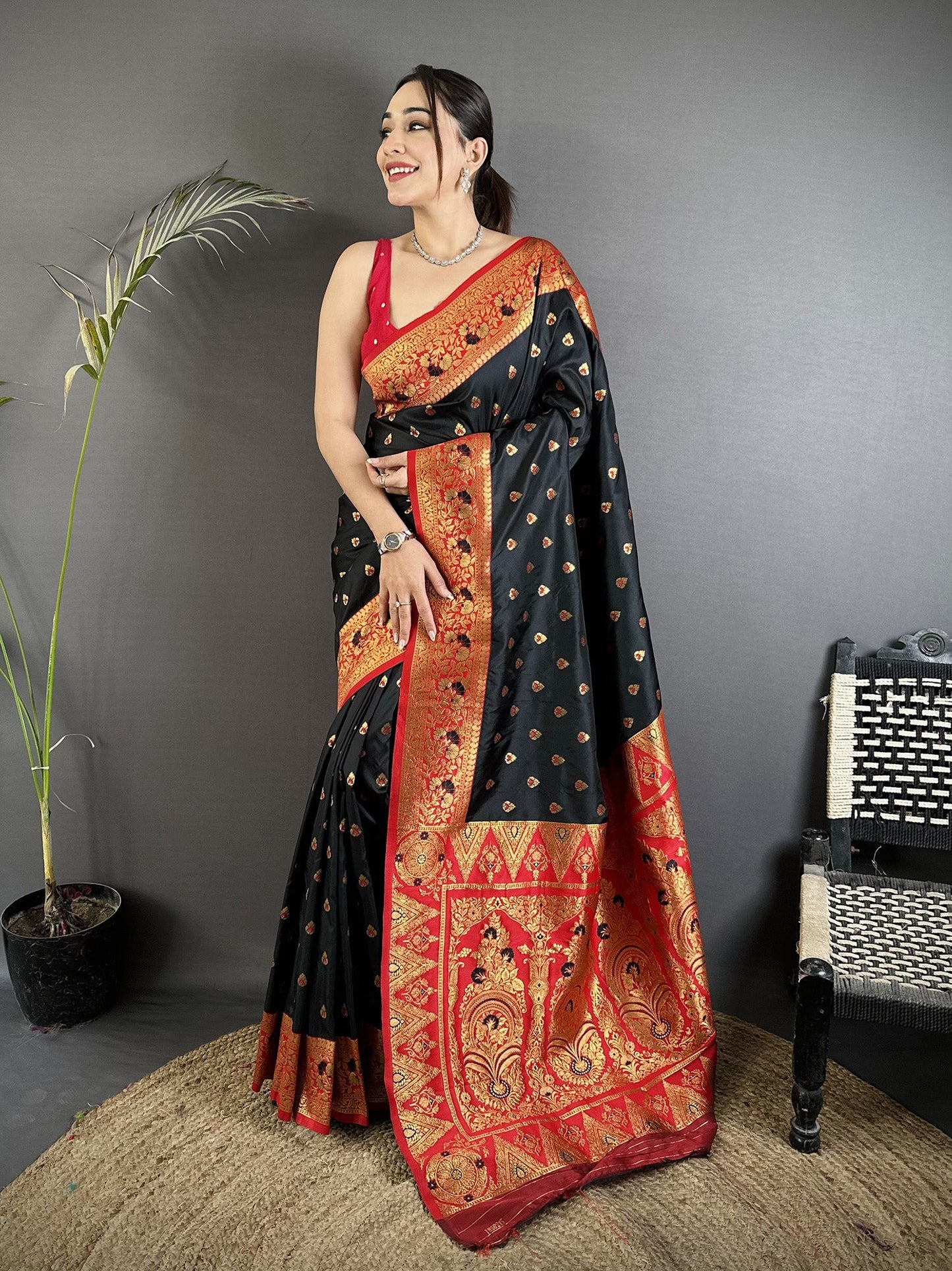 Elora Black Soft Silk Intricate Motifs Zari Weaving Banarasi Saree With Contrast Weaving Border