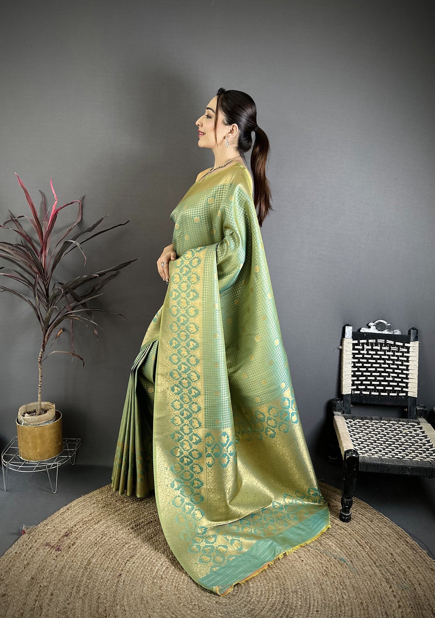 Elora Pista Green Banarasi Soft Silk Checked Body With Floral Motifs South Pattu Saree