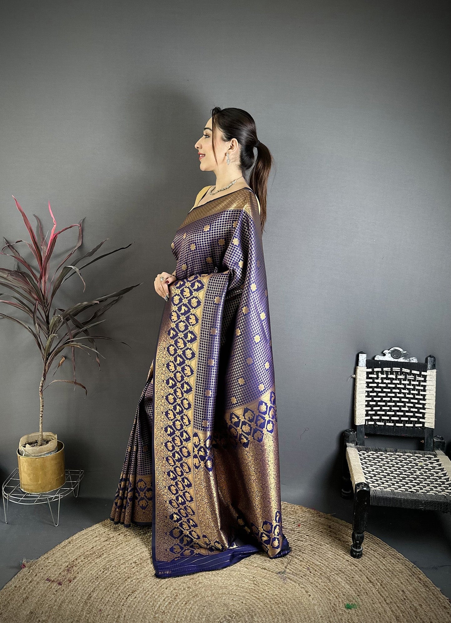 Elora Navy Blue Banarasi Soft Silk Checked Body With Floral Motifs South Pattu Saree