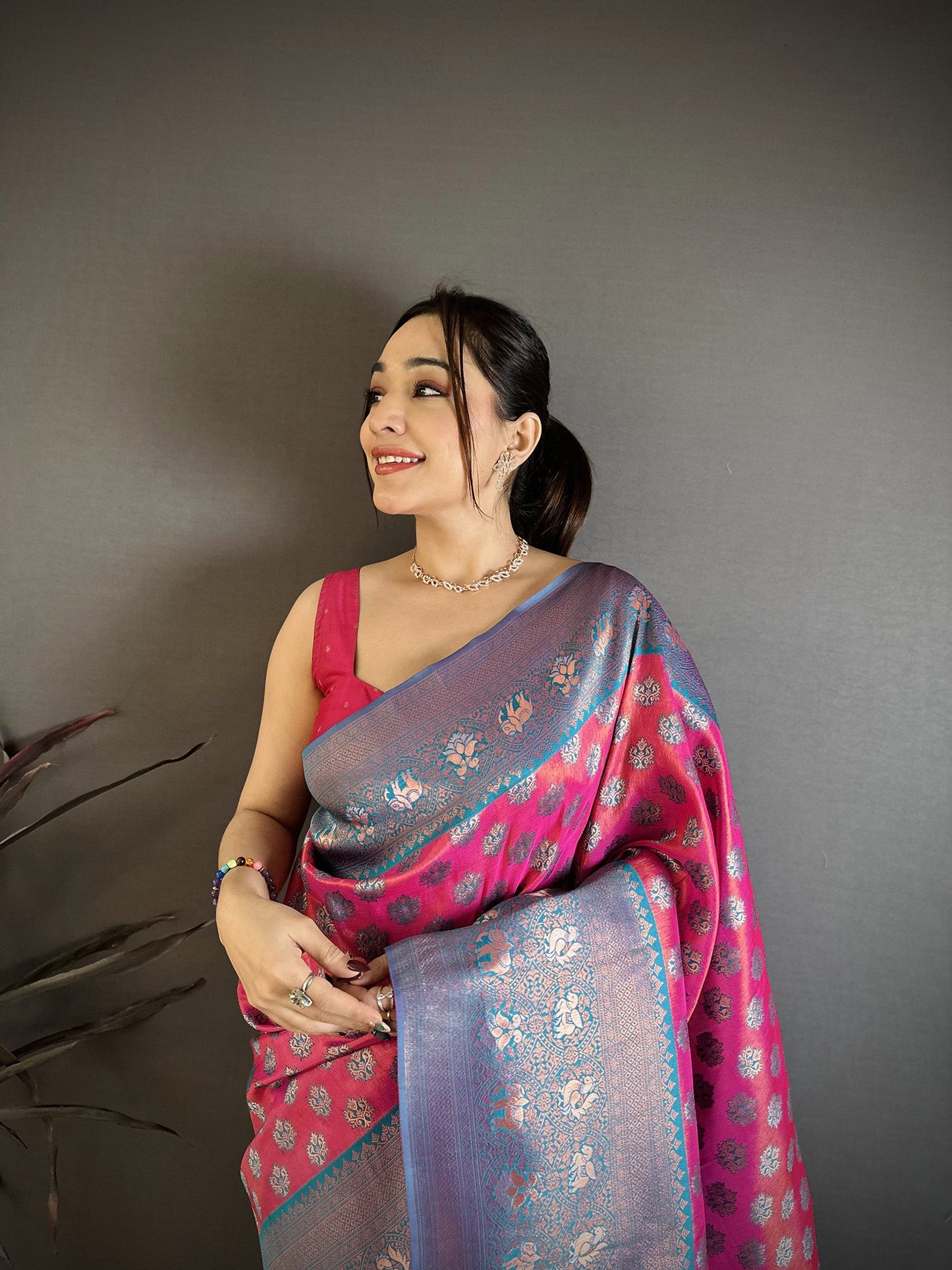 Elora Pink Tissue Silk Floral Pattern With Copper Motifs Banarasi Saree