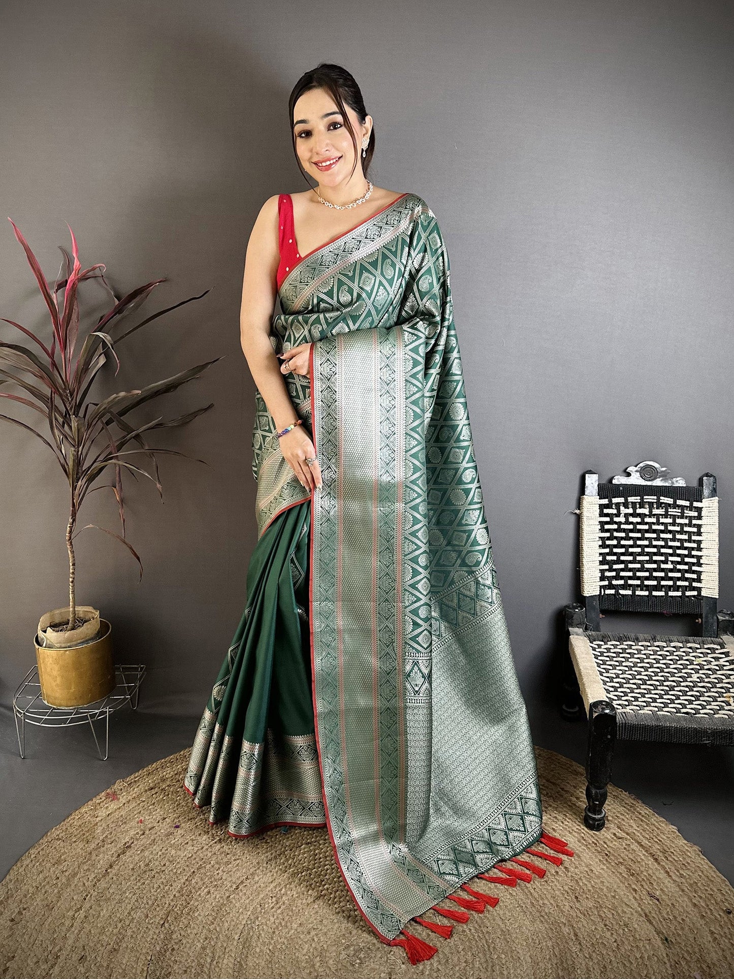 Elora Green Banarasi Silk Zari Woven Ethnic Motifs Kanjivaram Sarees