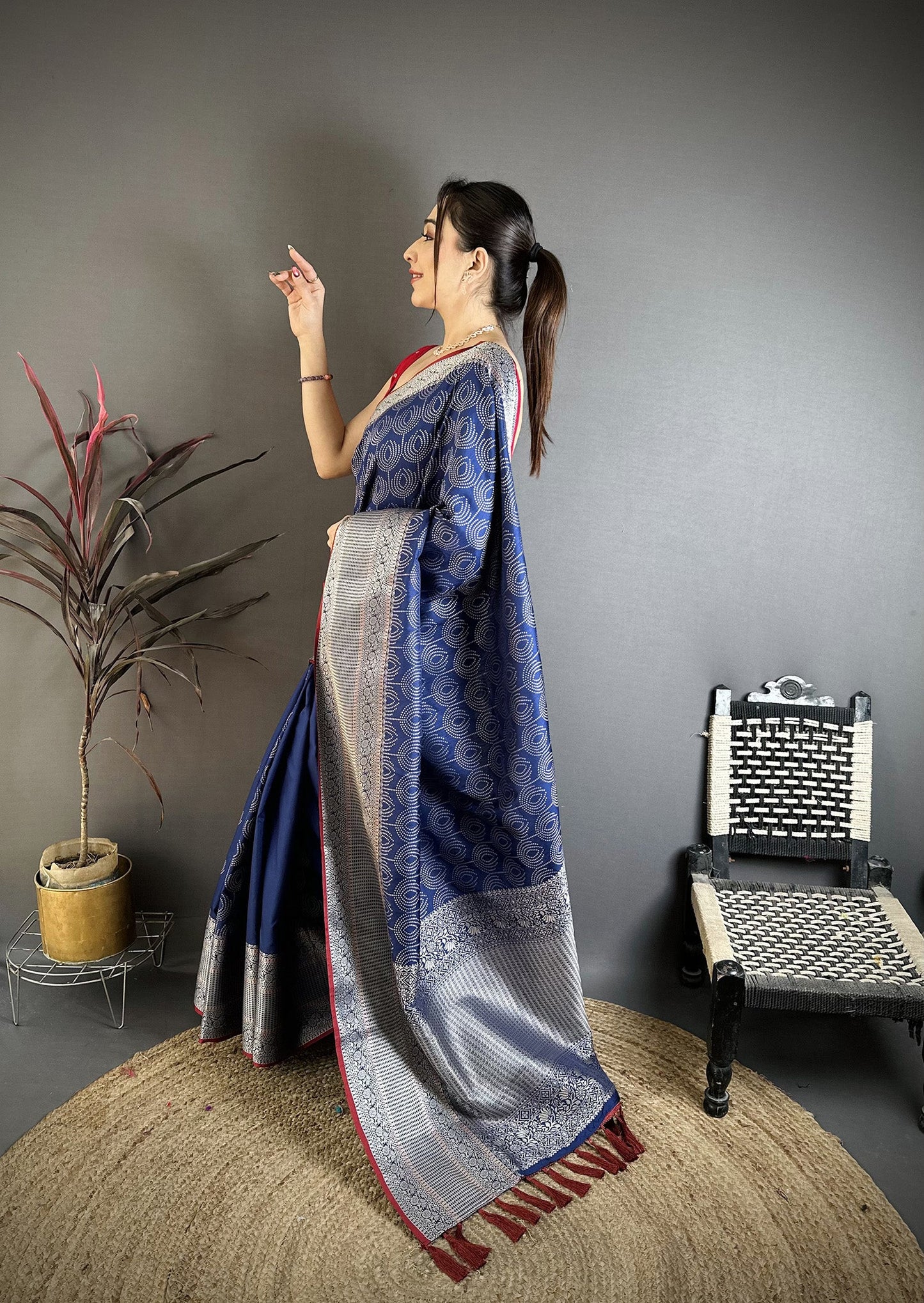 Elora Royal Blue Banarasi Silk Intricate Zari Weaving Kanjivaram Sarees