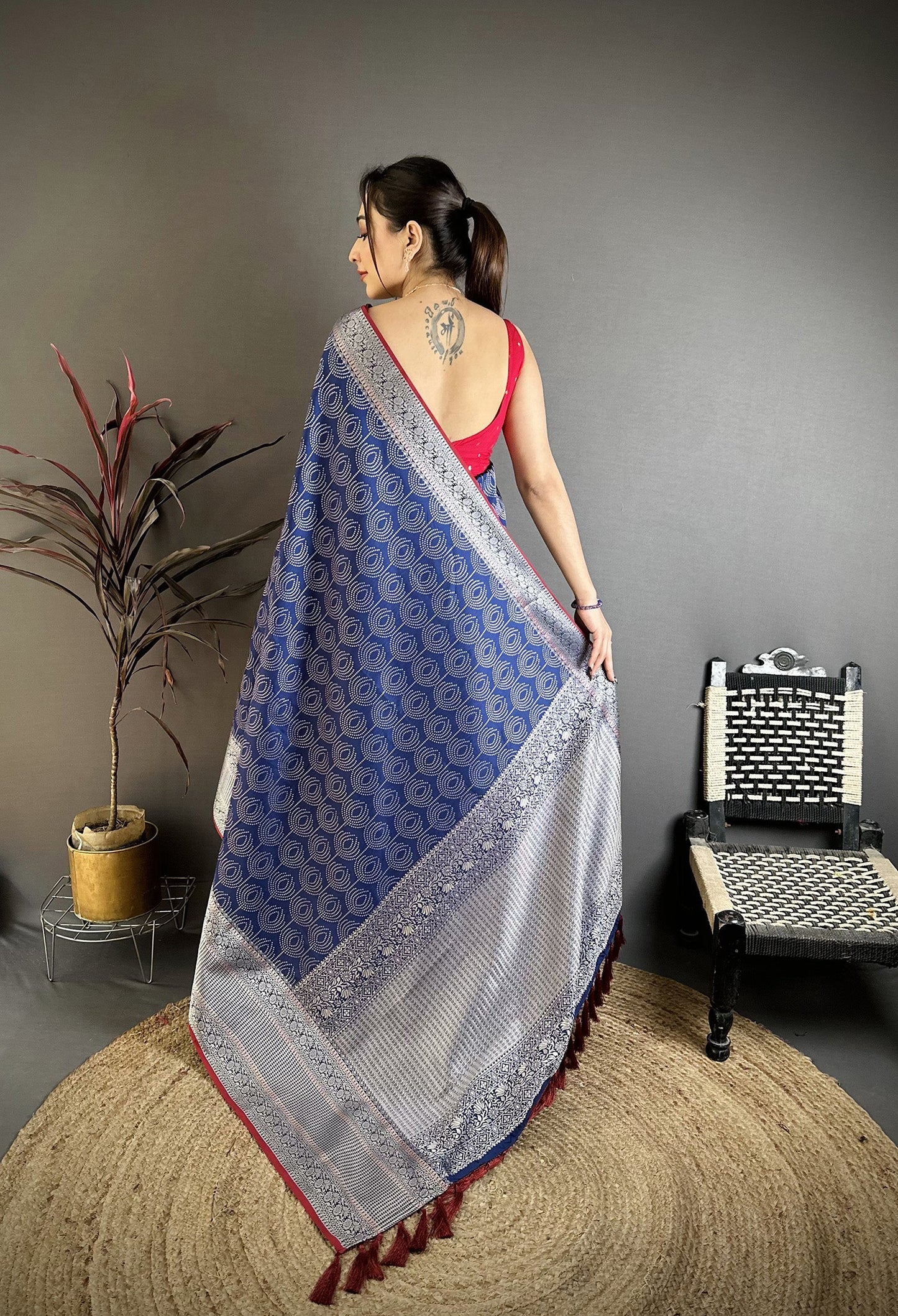 Elora Royal Blue Banarasi Silk Intricate Zari Weaving Kanjivaram Sarees